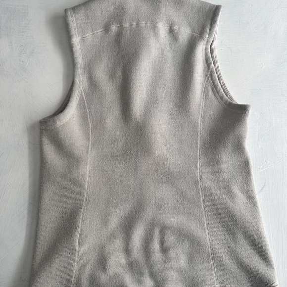Patagonia Women’s’ Outwear Vest Tan Med - Picture 3 of 6